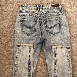 Juniors stretchy jean